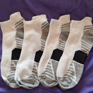 Woman's "No-Show" Socks - 4 Pair